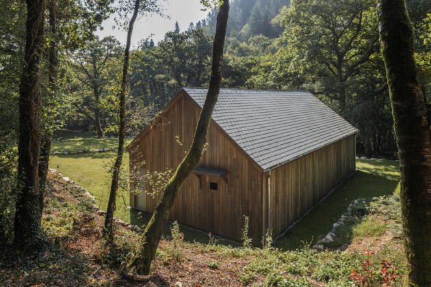 Estate refurbishment and new barn in the West country